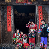 优秀作品丨黄志强:《闺蜜》《苗家喜事》