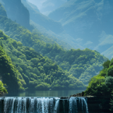 诗歌时刻丨丁哲：村庄睡得那么踏实，群山是它的呼吸
