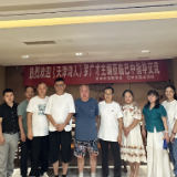 《天津诗人》到巴中举行改稿会