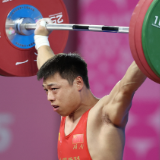 东京奥运冠军谌利军带伤四战全运 坚持完赛展现老将意志