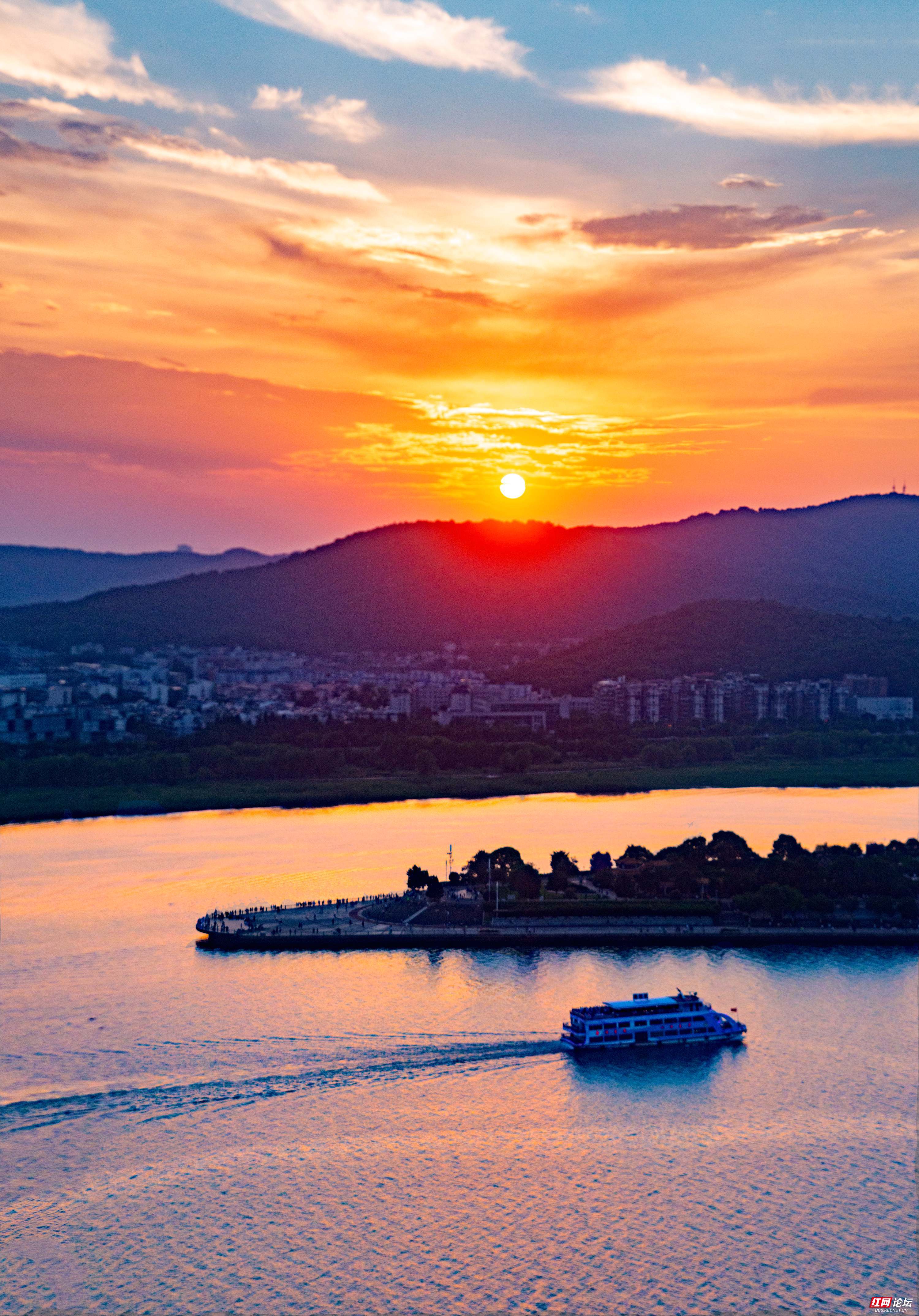 湘江。摄影:吴非.jpg 湘江。摄影:吴非.jpg