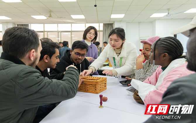 长沙简牍博物馆邀请国际学子“对话”简牍文化