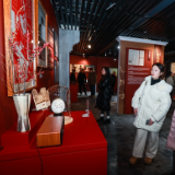 点亮非遗传承之光，来这场展览看非遗视野中的雷锋