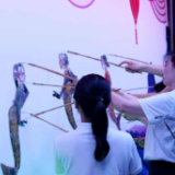 高雅艺术进校园 大型皮影戏《人鱼姑娘》点亮校园之夜