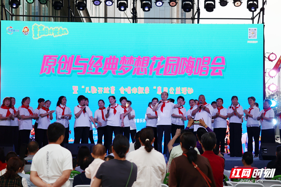 社区合唱团唱儿歌1.jpg