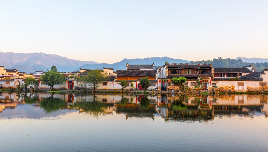 千库网_出游午后房屋水边摇动摄影图配图_摄影图编号257921_副本.jpg
