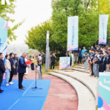 青春挥桨活力长沙 百名选手竞逐后湖桨板公开赛