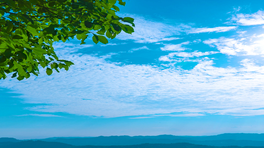 千库网_唯美山间风光蓝天白云天空_摄影图编号255298_副本.jpg
