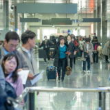 张家界口岸一周出入境旅客暴涨152% 单日客流创今年新高