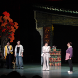 雅韵三湘丨话剧《白果园》温情上演 在长沙老街遇见奋斗青春