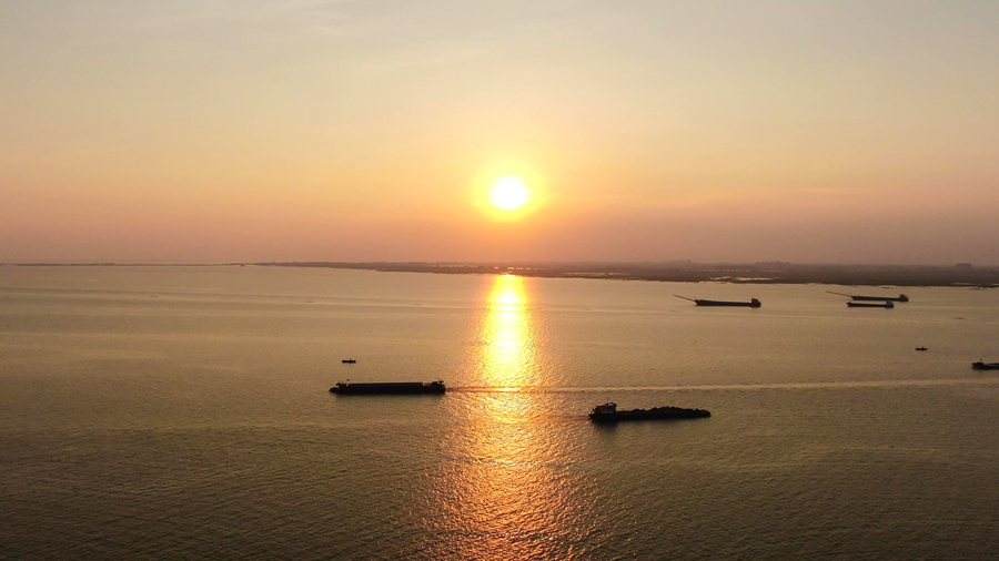 航拍湖面日落晚霞夕阳洞庭湖(10)1_副本.jpg