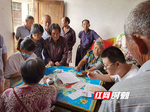 祁东县香锦坪村贫困户各有奔头