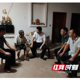 衡南县朝阳村:一条板凳连民心 团坐夜话桑麻事