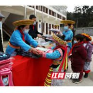 湖南高铁职院：女教师情系家乡助学圆梦
