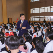 “永远跟党走，当好接班人”思政课堂走进祁东县育贤中学