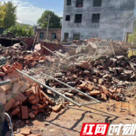 非法占用农田建房，拆!