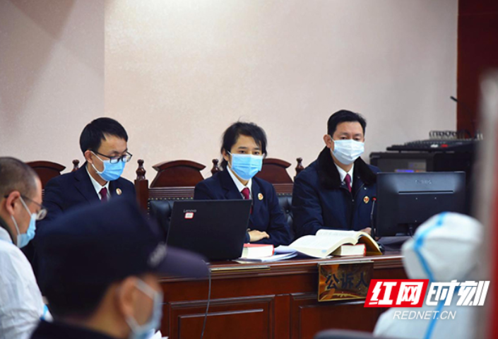 石鼓区：检察长出庭支持公诉，人大代表、政协委员现场听庭