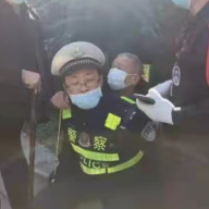 我为群众办实事丨石鼓交警为民服务似亲人 排忧解难暖人心