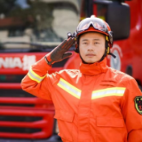 言出必行，有诺必践  ——记灭火救援一线上的“消防卫士”邓力