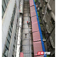 珠晖区开展“消防应急通道”拆建行动 打通老旧市场“生命通道”