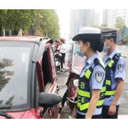 整治“老年代步车” 衡阳县交警在行动