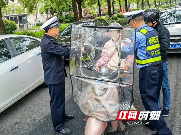 无“篷”更安全！衡阳交警持续整治电动车加装遮阳篷