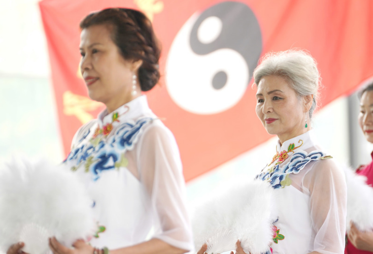 【图】庆祝母亲节 衡阳市老年大学学员载歌载舞