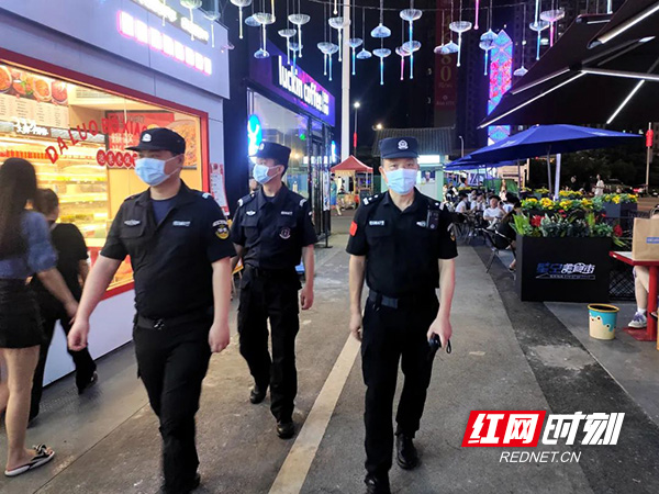 蒸湘巡警加强夜间巡逻 给百姓看得见的放心