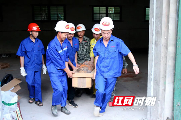 衡阳公安集中销毁抗战时期遗留炮弹