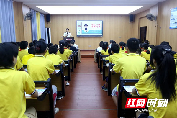 雁峰区：开学第一课 禁毒宣传护成长