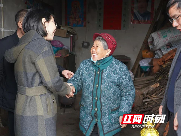 衡阳县法院：节前慰问暖民心