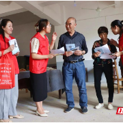 珠晖区：“法治宣讲”走村入户 “法治礼包”广受欢迎