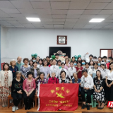 南华附一医院开展志愿者慰问离退休职工活动