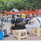 面对面沟通 心与心交流 石鼓区建设新村社区召开“屋场恳谈会”为群众解难题