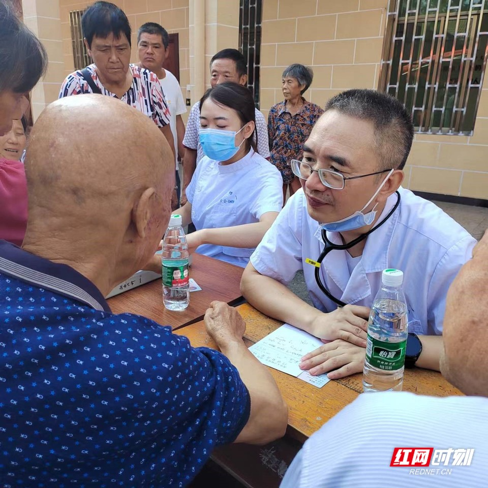 助力基层医疗 南华附一专家团队赴衡阳县开展义诊