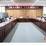 南华大学追授杨宏发“南华楷模”称号