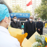 刘越高：强化医疗队伍力量保障，全力确保人民群众身心健康