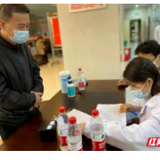 构筑健康屏障 白沙洲社区卫生服务中心为福利院群众上门接种