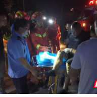 货车司机遇险被困 常宁警方紧急救援