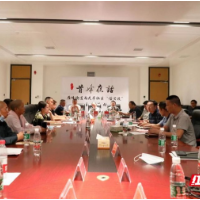 雁峰:“首峰夜话”话旧改,提升社区居民幸福感