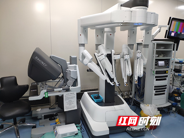 南华大学附属第一医院：“达芬奇”机器人再出手 精准切除结肠肿瘤