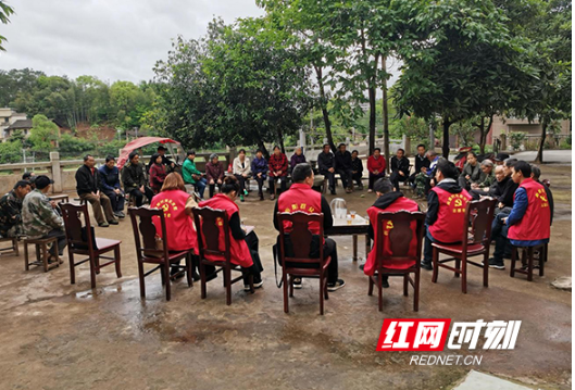 衡南县鸡笼镇：屋场恳谈会助力“扶上马送一程”