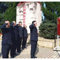 衡东：老人路边晕倒，民警及时救助