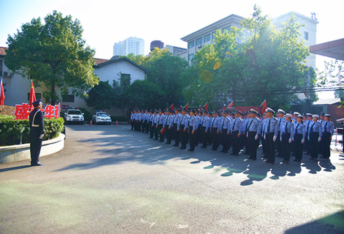 深夜，衡山民警帮助一智力障碍的妇女返回家中