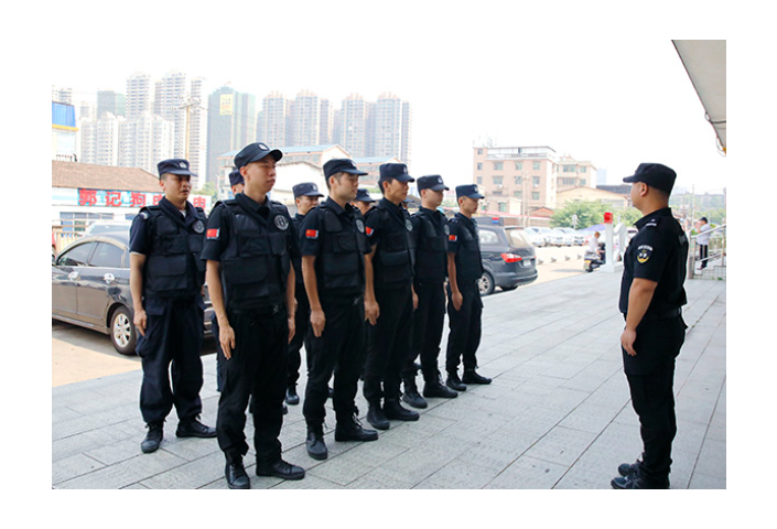 蒸湘区：房屋漏水引矛盾 民警耐心化解