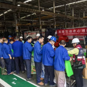 雁峰区开展《职业病防治法》宣传活动