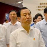 微海报丨许达哲：细微之处见精神、见党性