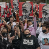 美国“赖特案”继续引发示威游行 示威者呼吁警务改革和加重起诉