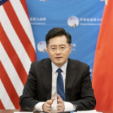 中国驻美大使秦刚：中美之间决不应走向误解误判和冲突对抗