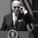 白宫幕僚长:拜登预计会竞选连任 将在新年假期后作决定